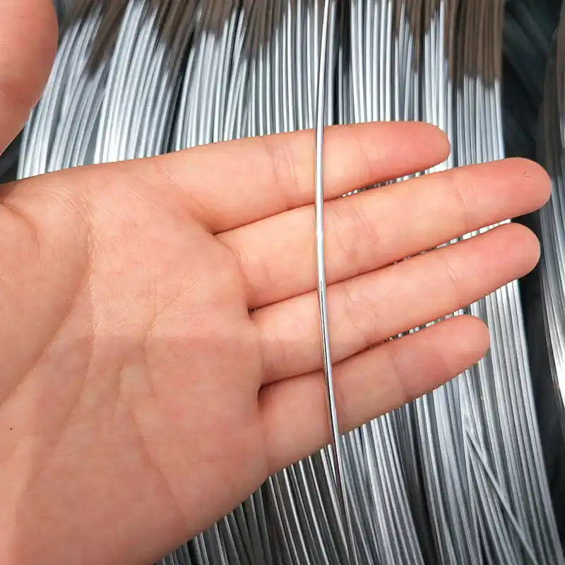 No. 9 3.6mm hot-dip galvanized iron wire zinc layer thick factory direct sales fine iron wire bundle